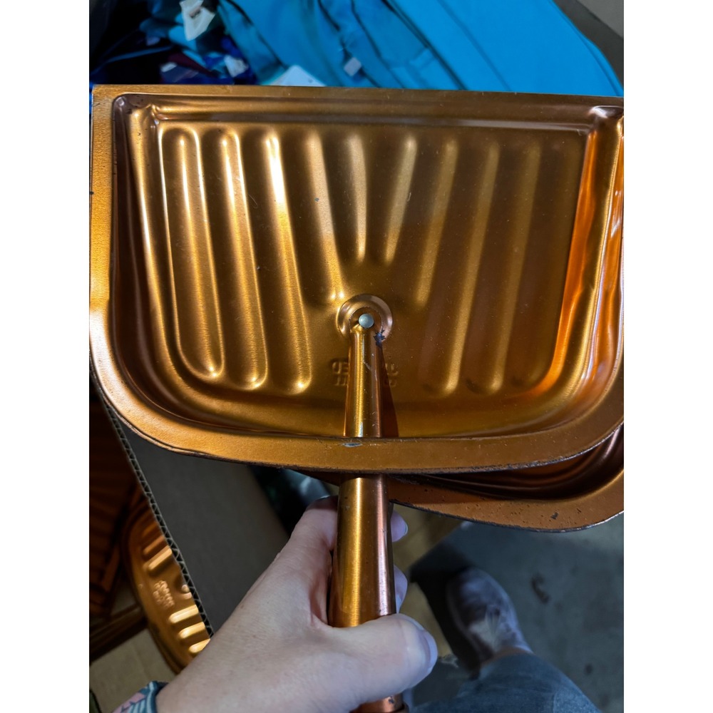 Vintage JV Reed & Co Copper Tone Metal Dustpan Ribbed Made in USA Louisville KY